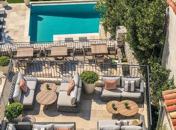 Mougins Luxury Retreats