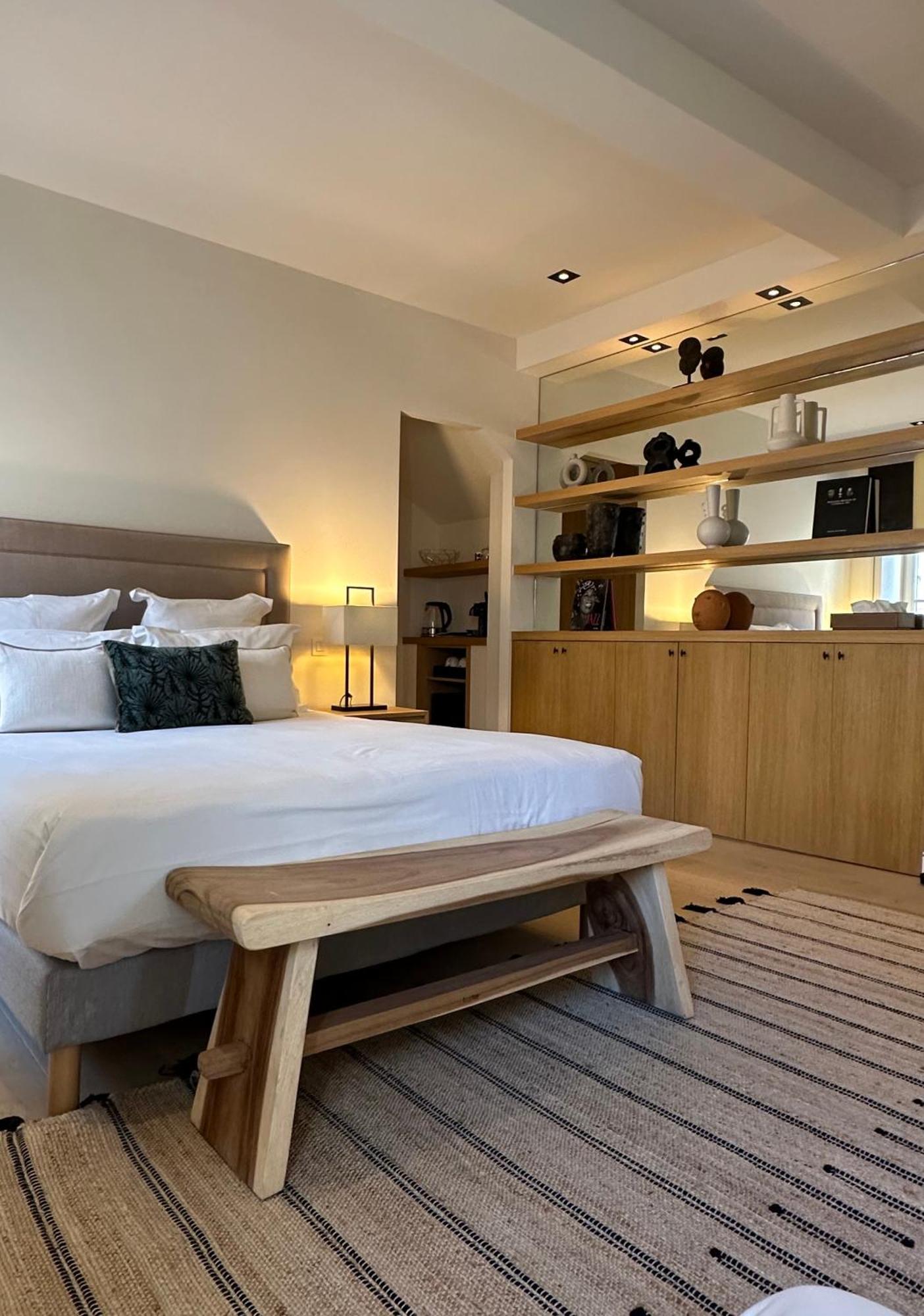 Apartahotel Luxury Retreats 4*